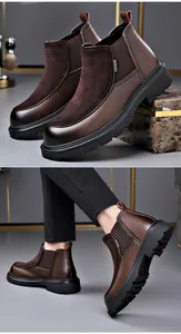 Detailansicht brauner Chelsea-Boots für Herren mit Wildleder und Glattleder-Design