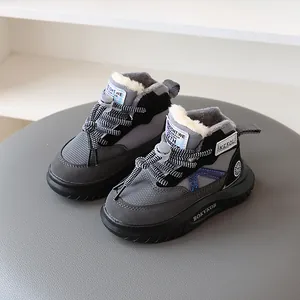 Hohe Kinder-Wintersportschuhe mit warmem Fleece-Futter und Obermaterial aus Leder