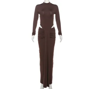 Elegantes braunes langärmliges Body- und Maxirock-Set mit hohem Kragen für Damen
