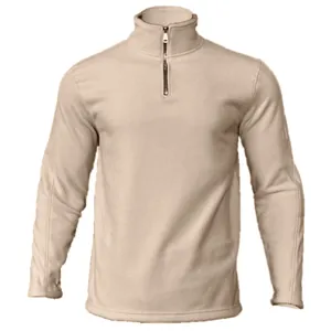 Detail van beige heren fleece sweatshirt met halve rits en opstaande kraag voor de winter