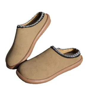 Zuecos de invierno de gamuza camello para mujer con suela gruesa y forro polar cálido