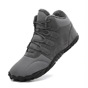 Bottes d'hiver grises avec doublure en fourrure chaude et semelles en caoutchouc