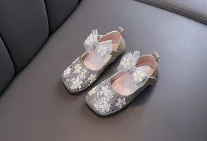 Chaussures de princesse scintillantes pour filles avec broderie marguerite et nœud
