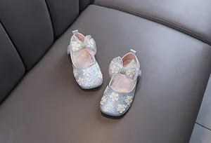 Chaussures de princesse argentées à paillettes pour filles avec marguerites et nœud