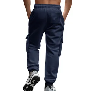 Detailansicht der Rückseite von Herren-Cargo-Jogginghose in Marineblau mit Taschen