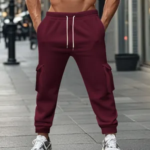 Herren Jogginghose in Burgunderrot mit Fleecefutter, Kordelzug und Seitentaschen