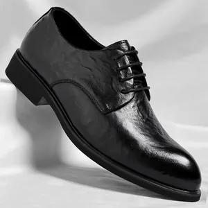 Men Business Formal Leather Shoes Retro Hand-scratched Texture Pointed Toe Lace-up Dress Shoes Heightening Oxfords