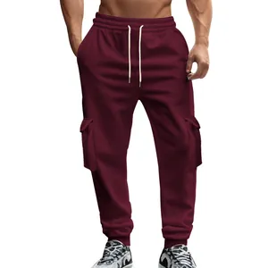Herren Cargo-Jogginghose mit Fleecefutter in Burgund, Kordelzug und Bündchen