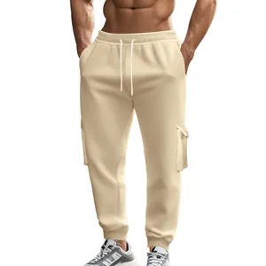Beigefarbene Herren-Cargohose mit Fleecefutter und mehreren Taschen für den Winter
