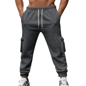 Herren Winter Cargo-Jogginghose mit warmem Fleecefutter und praktischen Taschen.