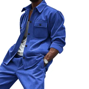 Ensemble deux pièces pour homme en daim bleu avec veste lourde et pantalon décontracté