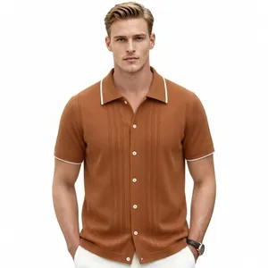 Kurzärmelige Strick-Polo-Strickjacke für Herren in Braun mit weißem Rand
