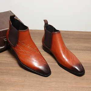 Bottines Chelsea en Cuir de Vachette de Première Couche pour Hommes Bout Carré Lettrage Laser Mode Gentleman Bottines en Cuir Semelle en Caoutchouc Antidérapante