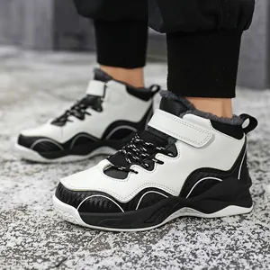 Boys' warm fleece-lined high-top basketball shoes for winter outdoor activities