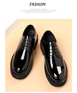 Chaussures richelieu homme en cuir verni noir à semelles épaisses pour le bureau