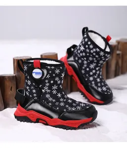 Détails des bottes de neige pour enfants avec motifs de flocons et doublure chaude