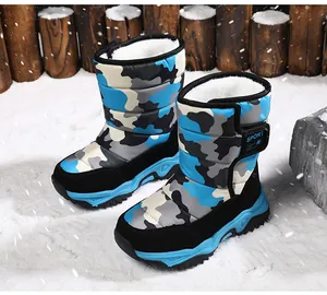 Stivali da neve bambini blu mimetico con interno in calda pelliccia sintetica