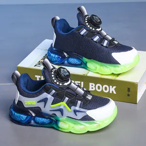 Sneakers traspiranti per bambini con fibbia rotante e suola verde neon