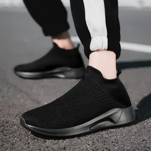 Atmungsaktive schwarze Fly-Knit-Socken-Sneaker mit leichter Sohle für Damen und Herren