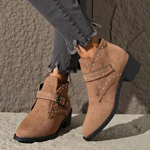 Botines de Punta para Mujer Tachuelas Correa Con Hebilla Tacón Medio de Bloque Gamuza PU Moda Chelsea Martin Botas