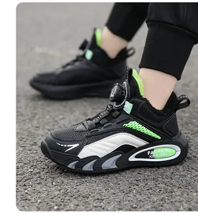 Détail de chaussures de sport d'hiver pour enfants avec doublure polaire et boucle rotative