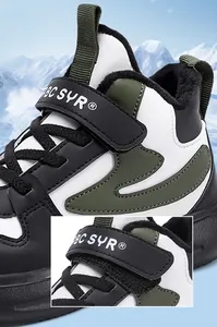Vista dettagliata delle sneakers invernali per bambini con fodera in pile e cinturino