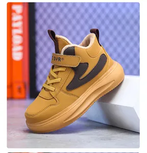 Scarpe invernali alte per bambini foderate in morbido pile giallo con chiusura a strappo