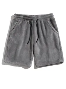 Vooraanzicht van zachte grijze koraalfleece lounge shorts met trekkoord en zakken voor heren