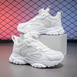 Scarpe sportive per bambini in mesh bianco traspirante con sistema di allacciatura a rotella