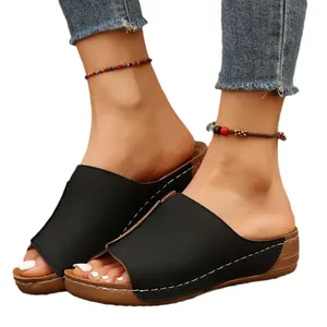 Sandali con zeppa neri da donna con suole spesse e comode per abbigliamento casual