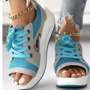 Sandales à plateforme en mesh à lacets avec bout ouvert pour le confort d'été.