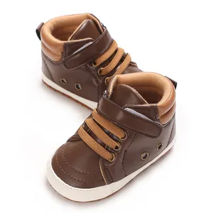 Scarpe alte classiche in pelle PU per neonati con suola morbida antiscivolo marrone