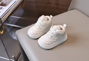 Botas de nieve blancas acolchadas para bebé con forro de piel sintética y suela suave