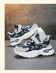 Detaillierte Ansicht stilvoller Chunky-Sneaker für Jungen mit Leder-Obermaterial und weicher Sohle