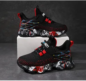 Zapatillas deportivas transpirables para niños con estampado graffiti y cierre de velcro