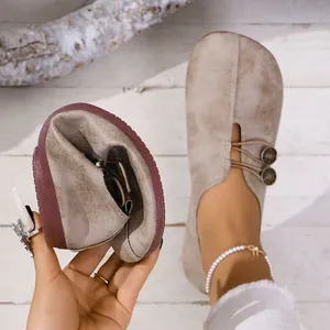 Flexible soft leather women's slip-on flats with round toe and durable sole detail