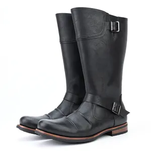Vue détaillée de bottes de moto pour hommes avec fermeture éclair et boucle en métal