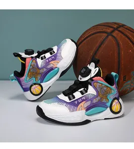 Détail de chaussures de basket pro pour garçons avec mesh et système de laçage à disque
