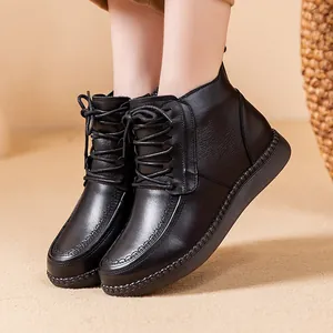 Bottines en cuir noir chaud et confortable pour femmes avec semelle souple et lacets