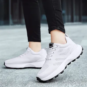 Atmungsaktive weiße Mesh-Dad-Sneaker für Damen und Mädchen im Freien