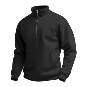 Détail d'un sweat-shirt noir en maille gaufrée pour hommes avec demi-zip et poche