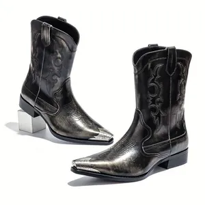 Vintage distressed zwarte heren westernlaarzen met borduursels en een metalen spitse neus