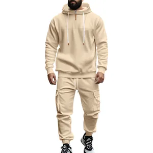 Detailansicht Herren Fleece-Kapuzenpullover und Cargo-Sporthose Set in Beige