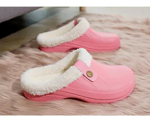 Detailansicht der rosa Winterschuhe mit dickem weißem Plüschfutter für Wärme