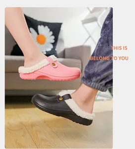 Warme, mit Fleece gefütterte Winter-Clogs in Pink und Schwarz, perfekt für gemütliches Wohnen