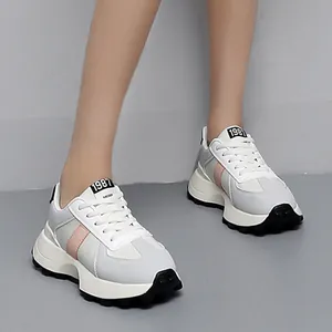 Eleganti sneaker in pelle antiscivolo autunno 2024 da donna, stile dad shoe versatile
