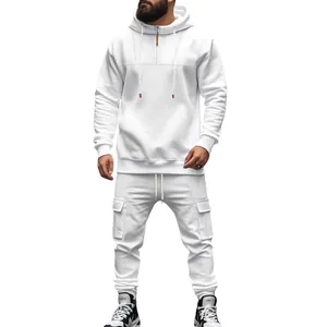 Detailansicht des weißen Fleece-Kapuzenpullovers und der Cargo-Jogginghose für Herren