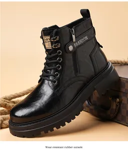 Detailansicht der schwarzen Leder-Martin-Stiefel mit einer verschleißfesten Gummisohle