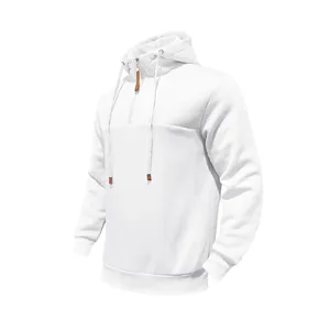 Gedetailleerd zijaanzicht van zware witte fleece hoodie met een kwart rits kraag