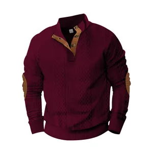 Sudadera de color burdeos para hombre con textura jacquard y cuello alto con botones